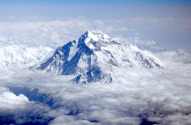 Dhaulagiri_-_view_from_aircraft (980 x 642)