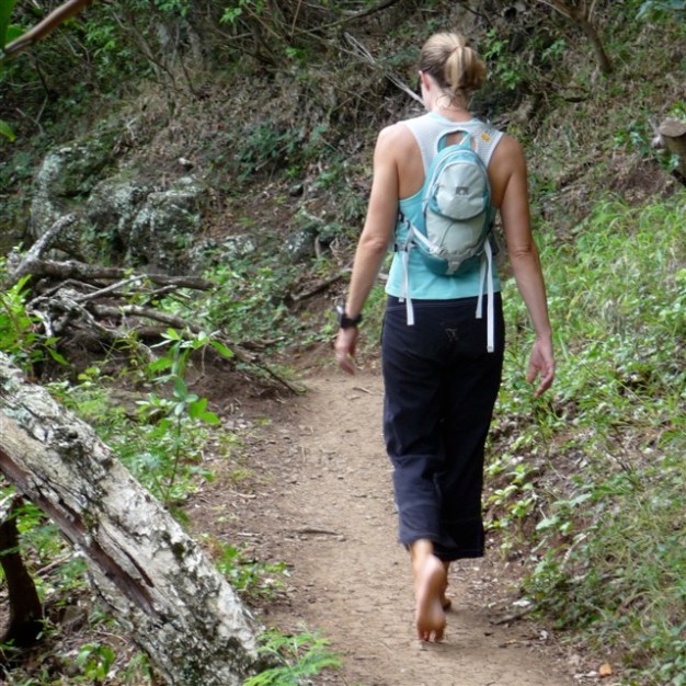 Amy_BarefootHikingHawaii (640 x 640)